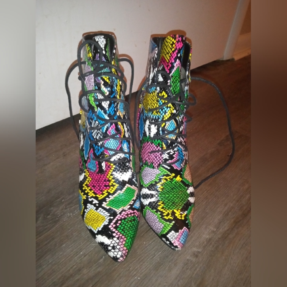 Pumps - Picture 2 of 3